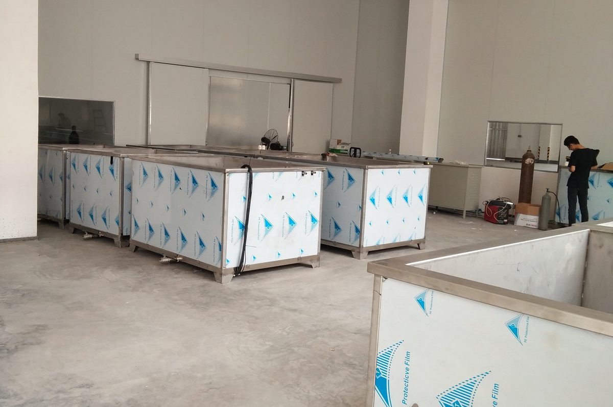 Installed Kelinda ultrasonic cleaning line at a customer plant